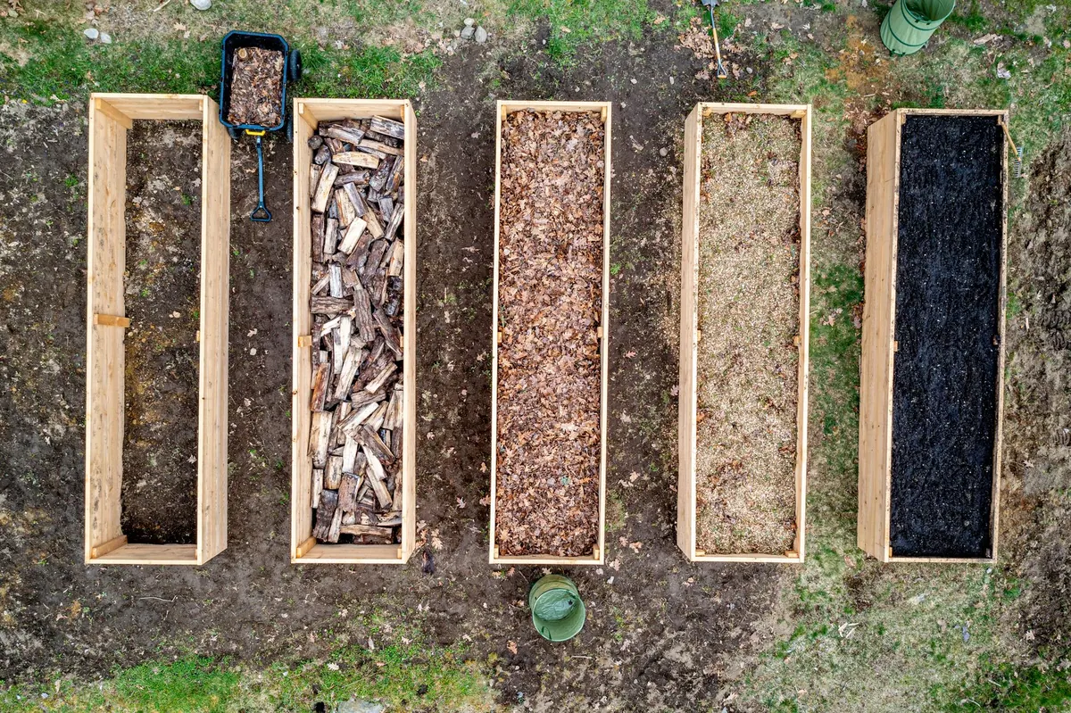 How to Design a Small Backyard Garden with Raised Beds and a Seating Nook